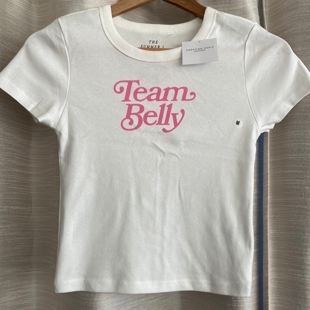 The summer I turned pretty Team Belly shirt American eagle M